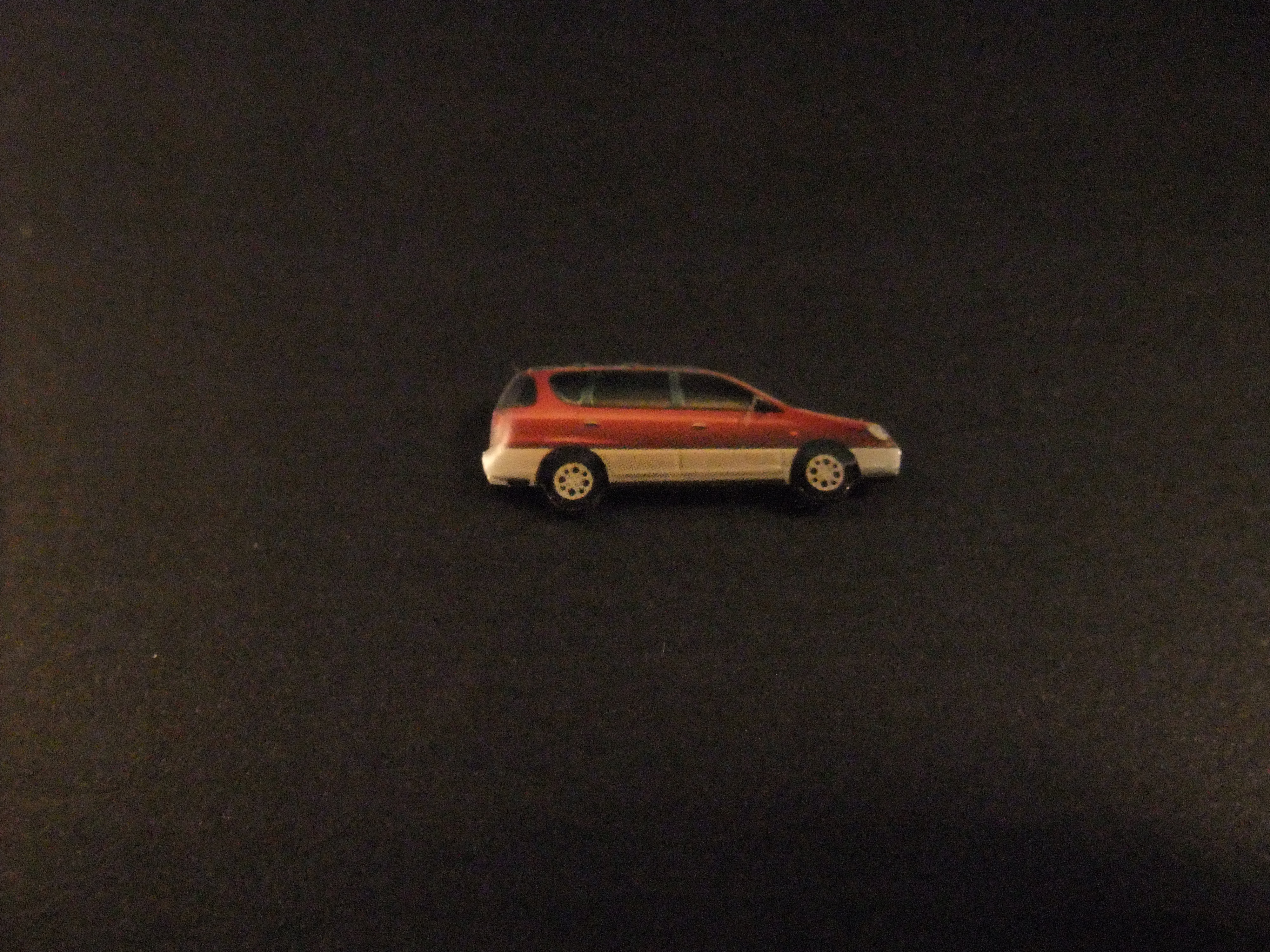 Mitsubishi Space Runner ( space wagon) rood